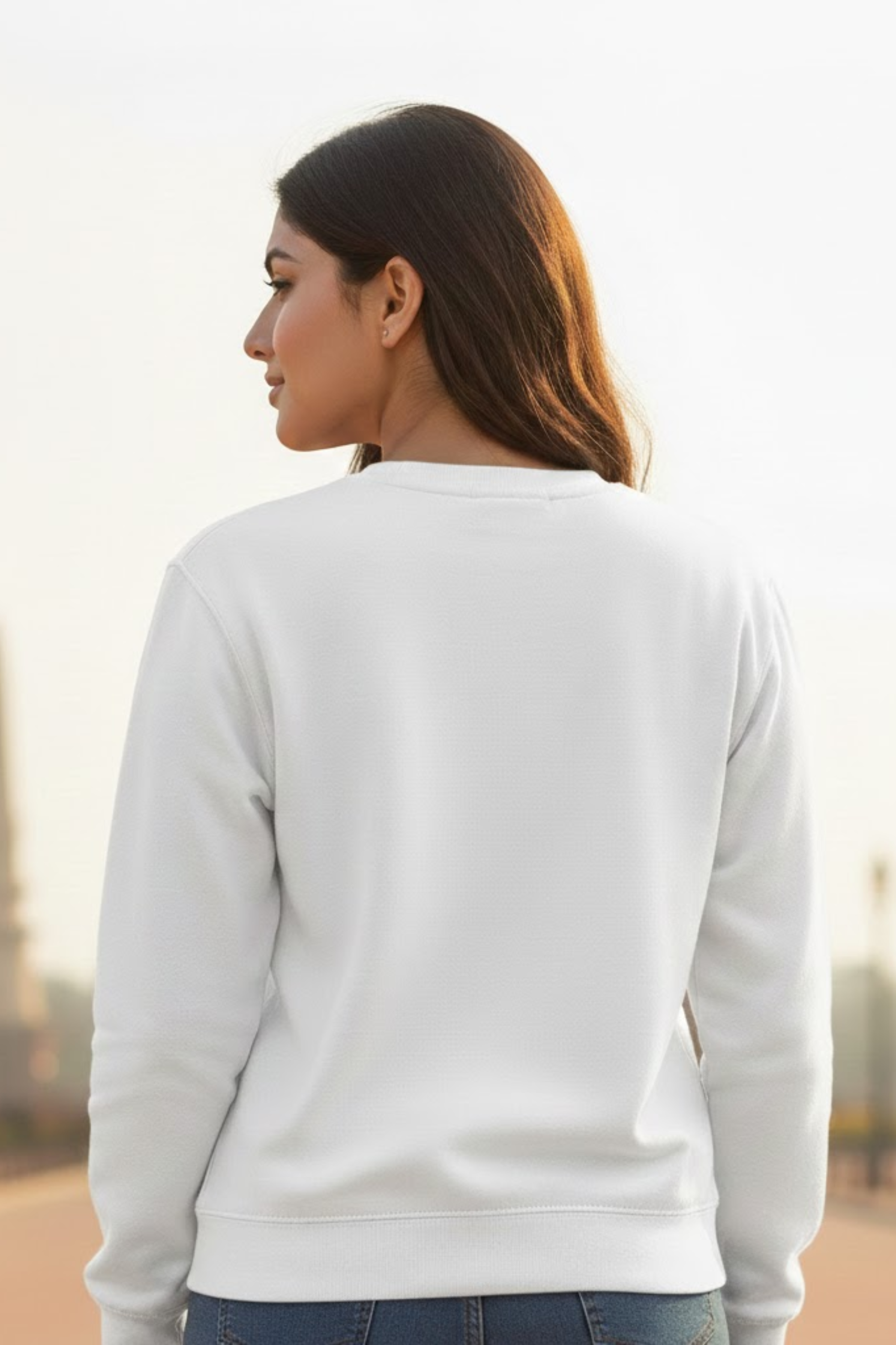 Women's INDIA Skyline Tricolour Art White Sweatshirt
